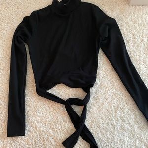 NWOT, Séduction cute crop black top. Size M